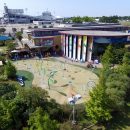Childrens museum with splash pool